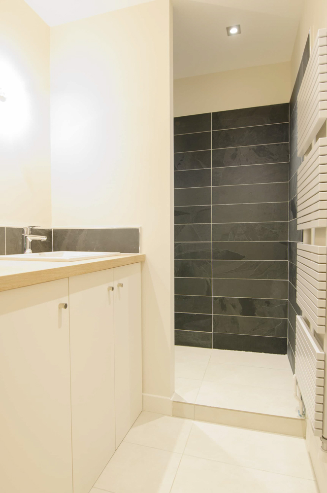 salle-deau-moderne-sur-mesure-2