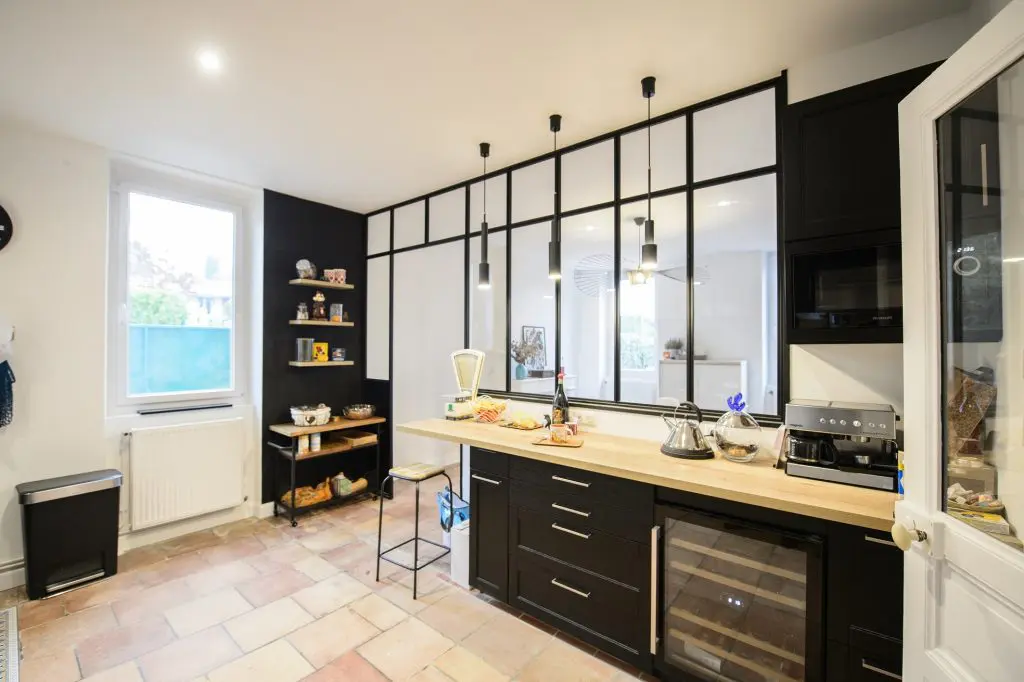02beaux-interieurs-cote-cuisine-renovee-avec-belle-verriere-1024x682