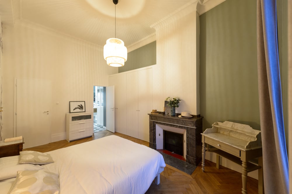 12-suite-parentale-peinture-vert-parquet-ancien