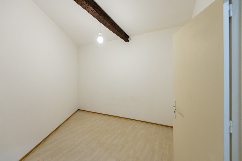 08-avant-chambre-poutre-stratifié-vide