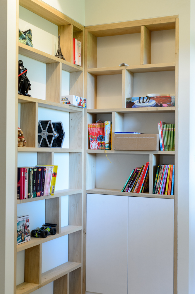 00-etagere-sur-mesure-blanc-chataignier-armoire-traversante-separation-chambres