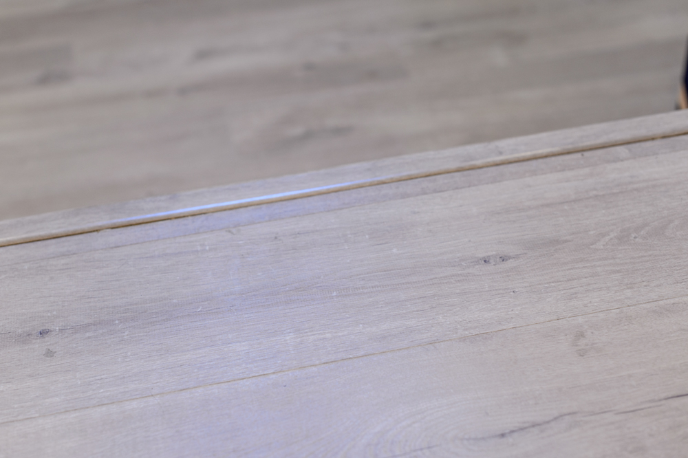 00-sol-parquet-stratifie-bois-detail-chene-clair-doux-chaleureux