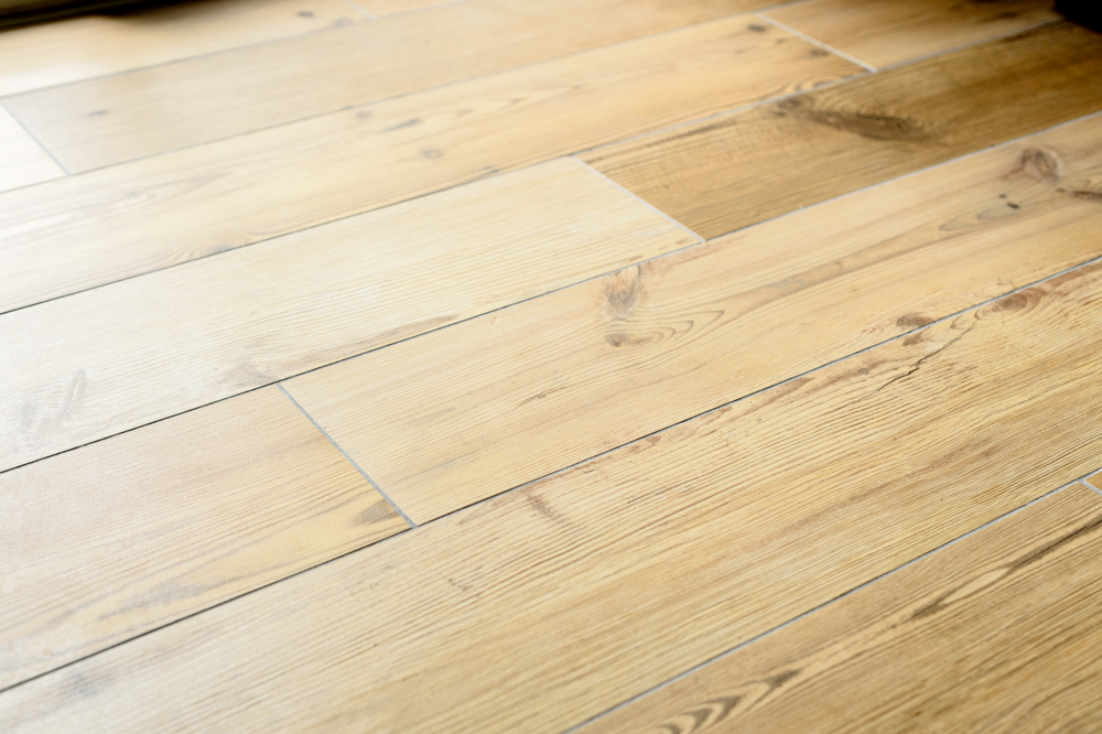 00-carrelage-effet-bois-gre-cerame-joint-fin-sol-interieur