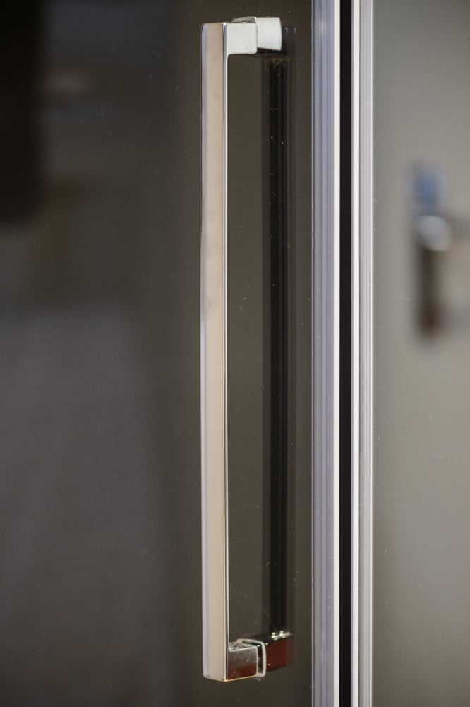 poignee-paroi-douche-epure-verre-moderne