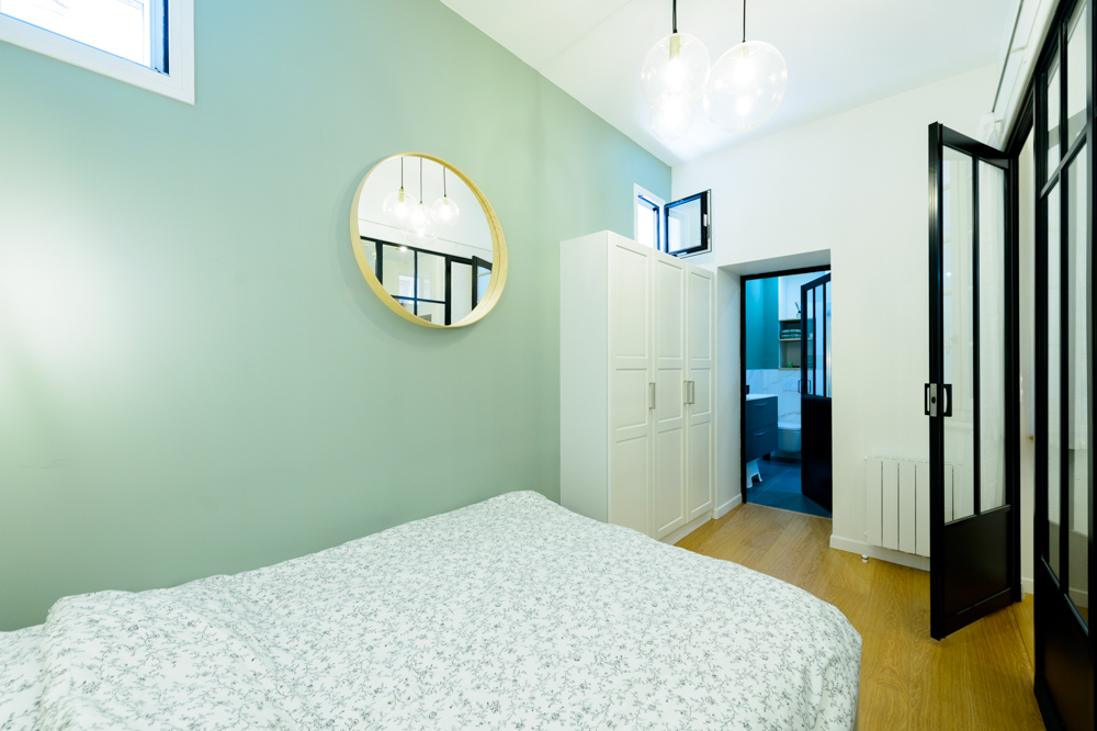 chambre-peinture-vert-d-eau-renovation