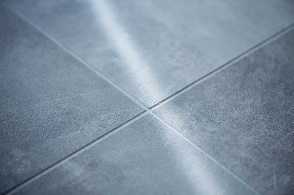 apres-carreaux-effet-beton-sol-moderne-texture-1-1024x682