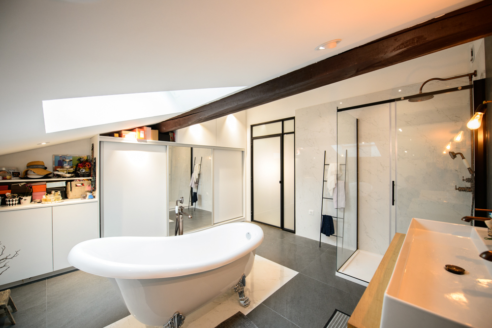 beaux-interieurs-baignoire-salle-de-bain-parentale
