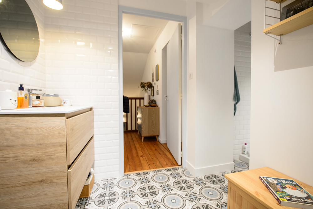 beaux-interieurs-belle-salle-de-bain-retro-et-authentique
