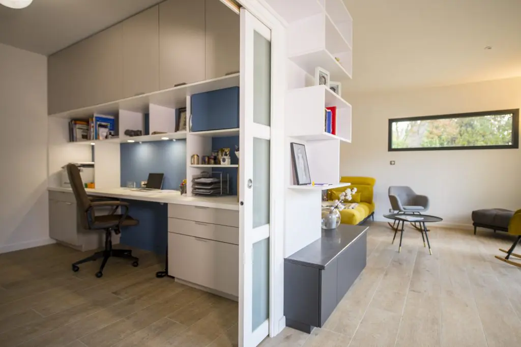 bureau-bibliotheque-salon-porte-passage-1024x682