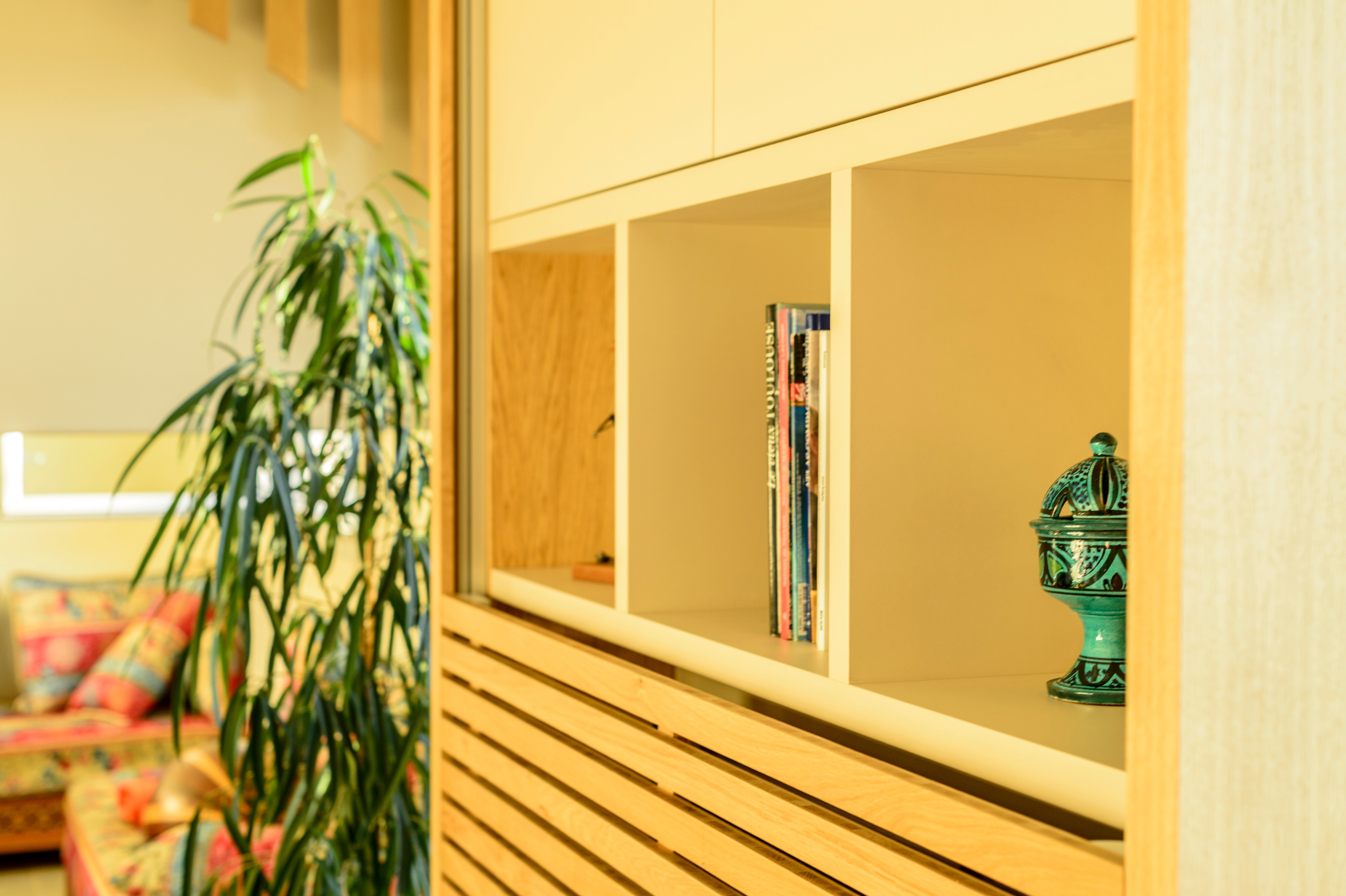 chene-clair-etagere-stratifiee-coloris-chaleureux-harmonieux (1)