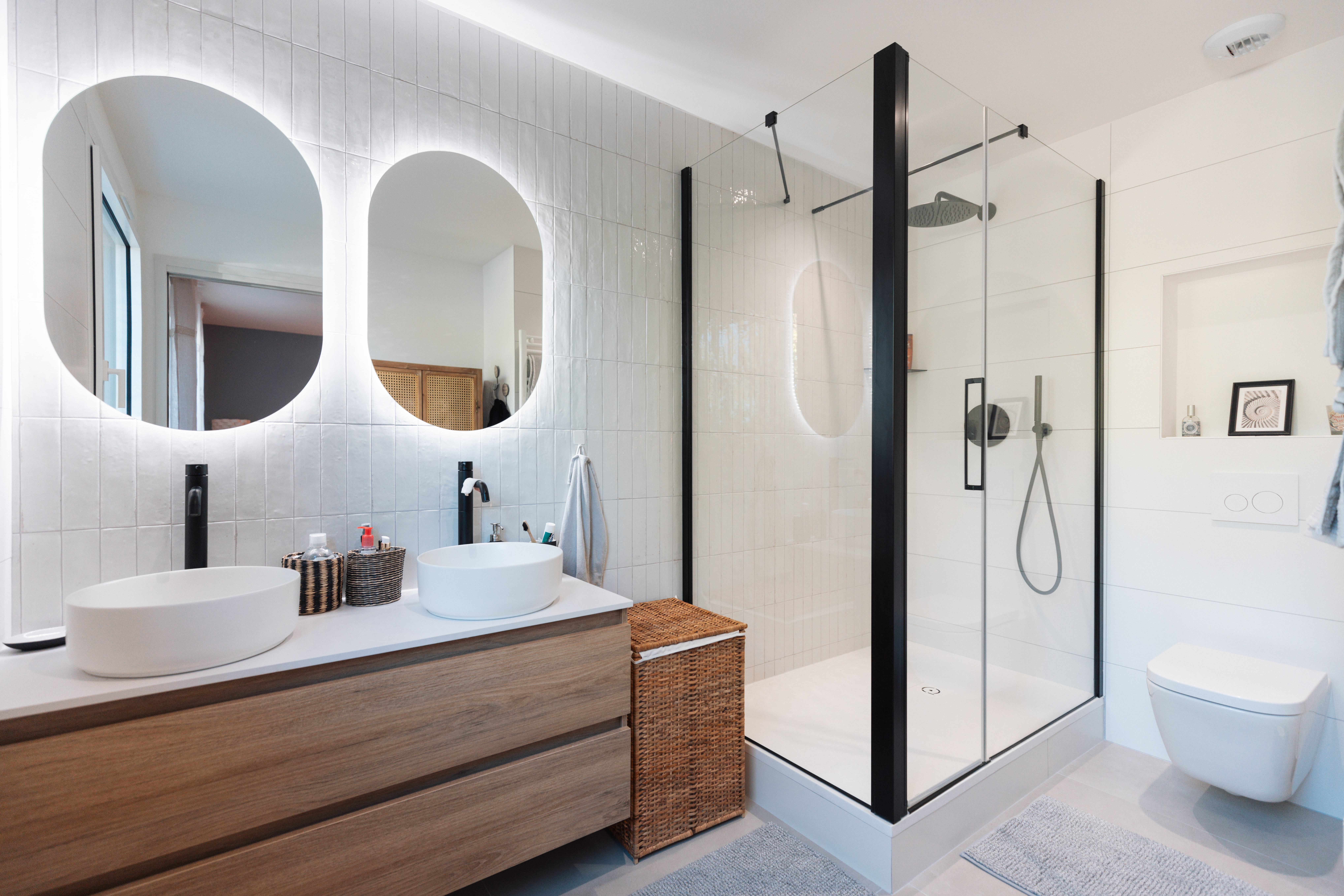 photo-après-salle de bain-chambre-blanc-minéral-beton