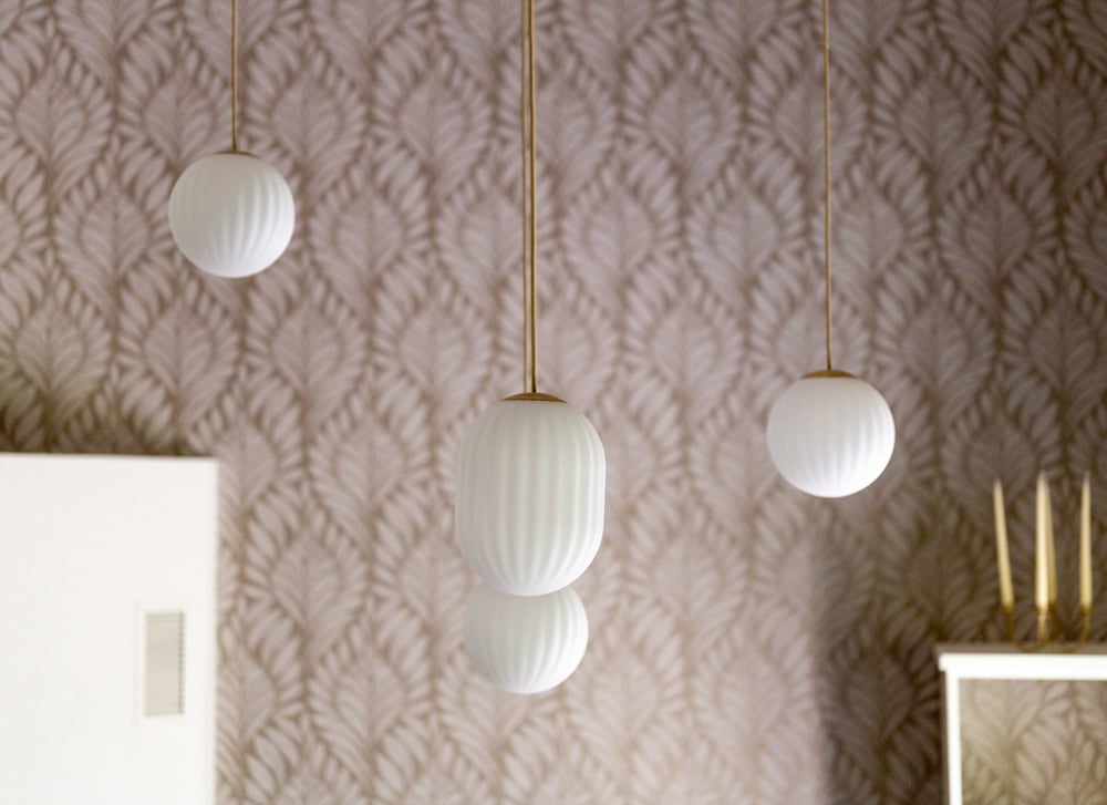 00-luminaire-suspensions-design-globe-blanc-lumiere-salon