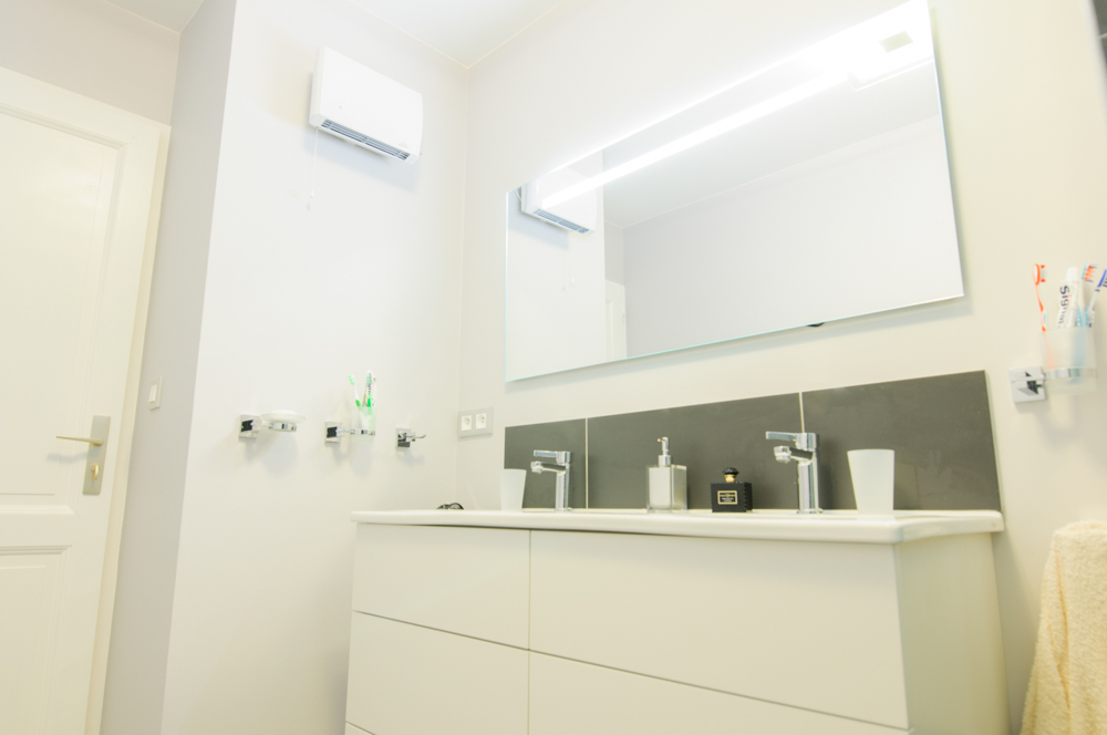 Beaux-Interieurs-salle-d-eau-miroir